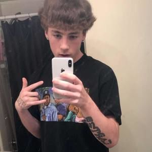 Meet your Posher, Kenyon